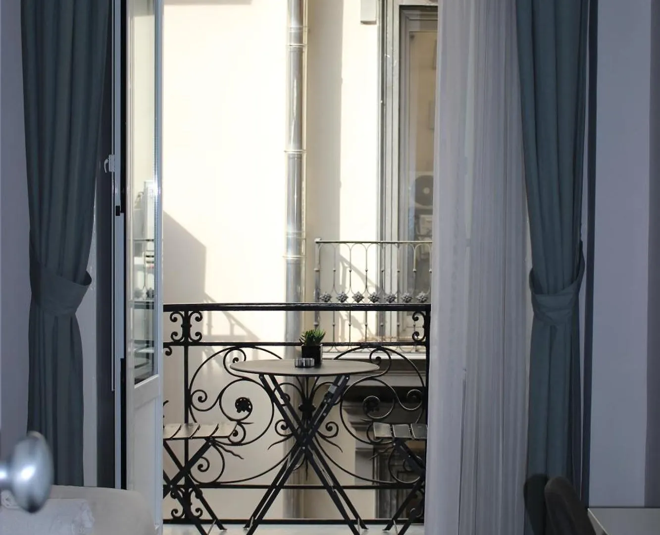 Beverello Rooms Naples Guest house